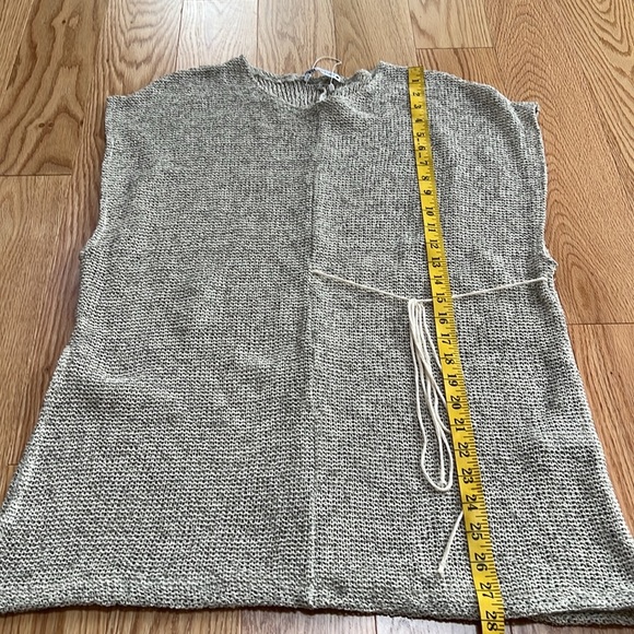 Zara small gray ecru combo knit top with tie. - Picture 6 of 9
